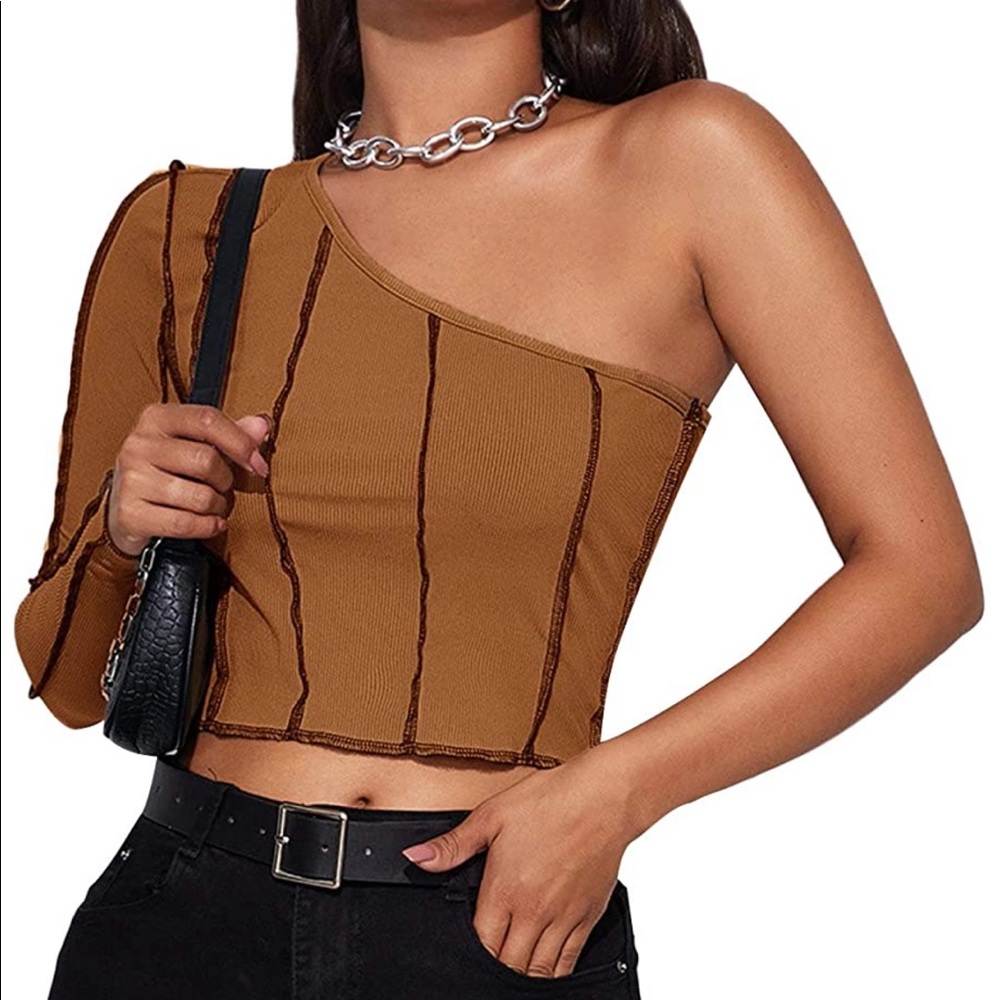 Brown Stitching One Shoulder Top🤎